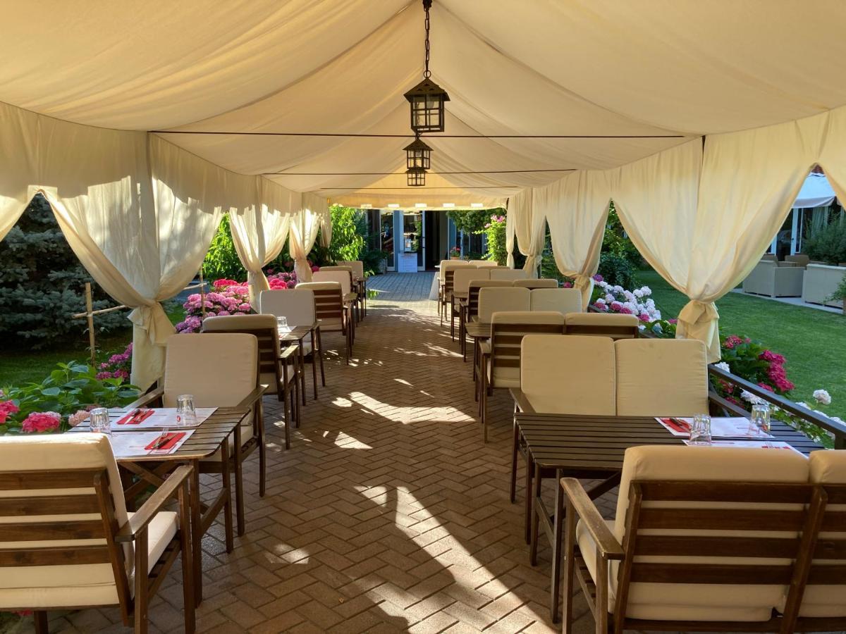 Hotel Milano Pool & Garden Саличе-Терме Экстерьер фото