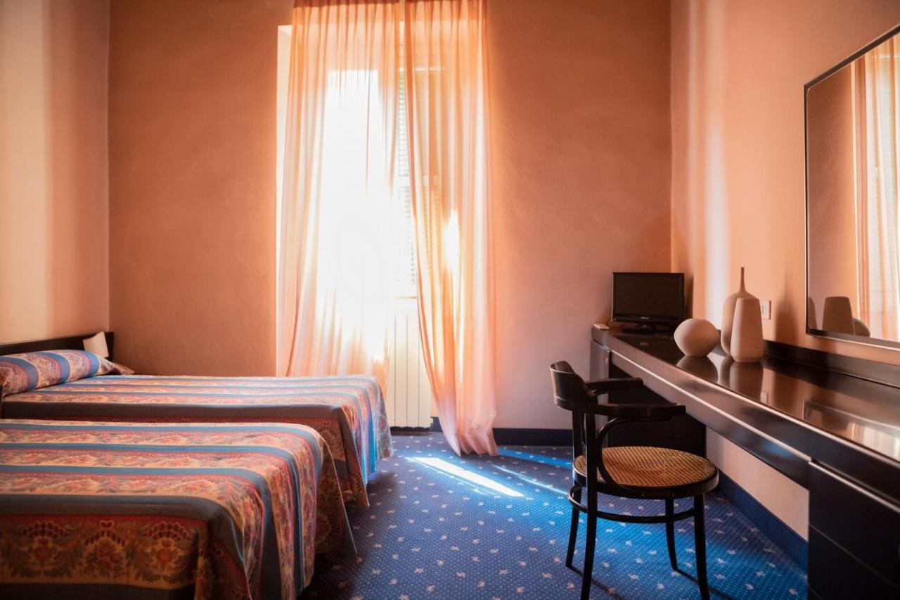 Hotel Milano Pool & Garden Саличе-Терме Экстерьер фото