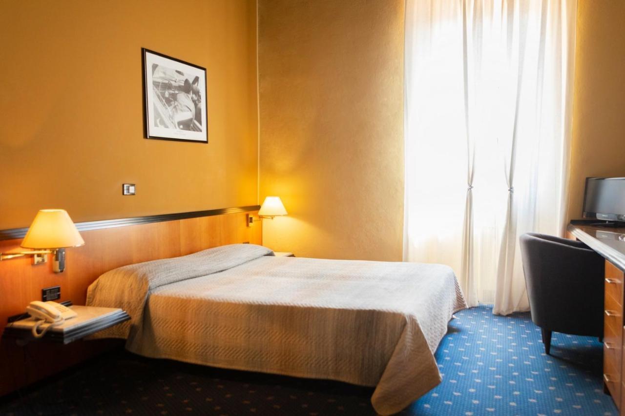 Hotel Milano Pool & Garden Саличе-Терме Экстерьер фото
