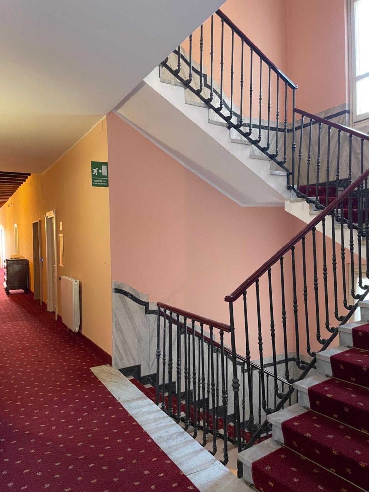 Hotel Milano Pool & Garden Саличе-Терме Экстерьер фото